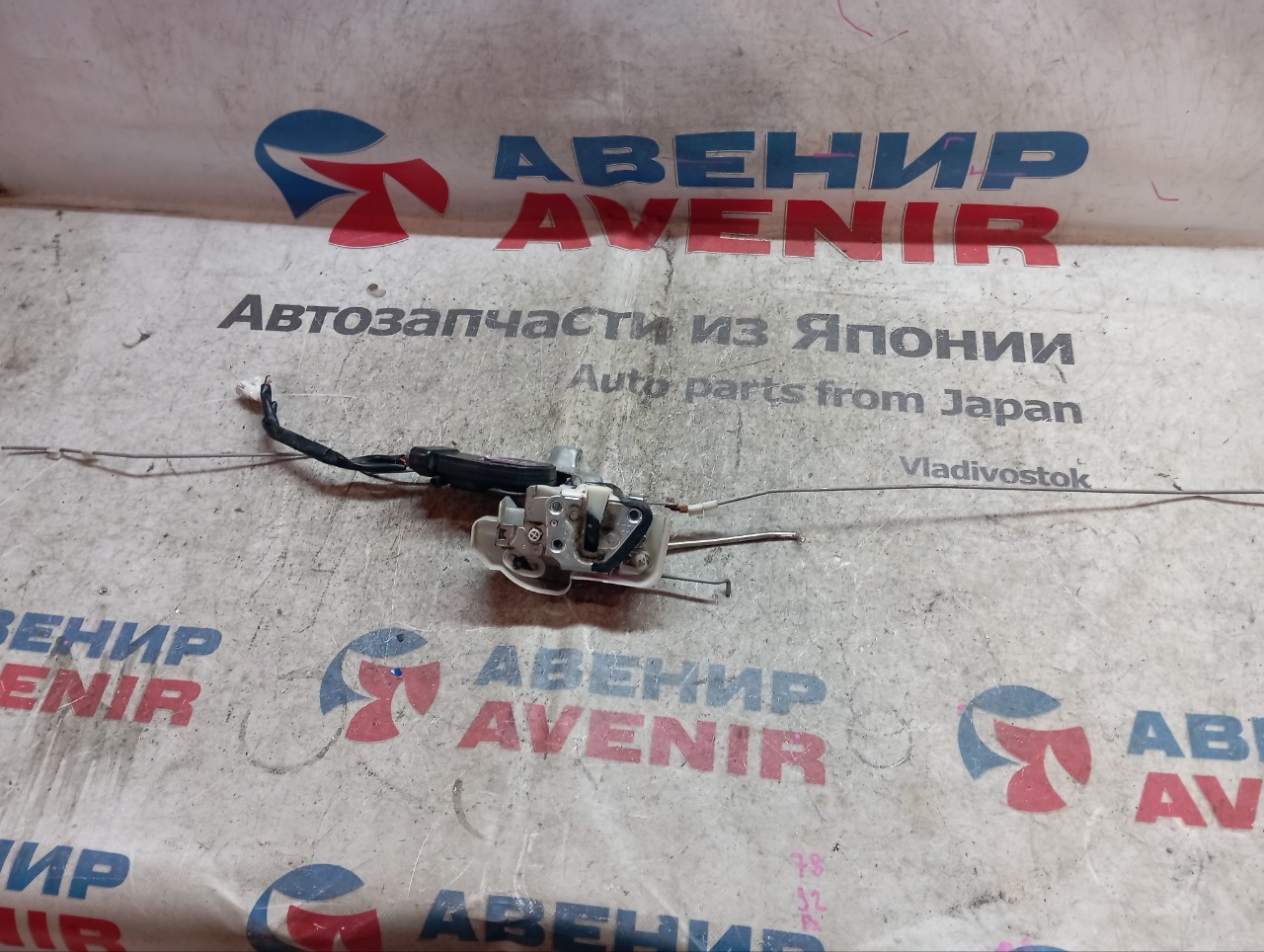 Замок двери DAIHATSU COPEN L880K правый (б/у)