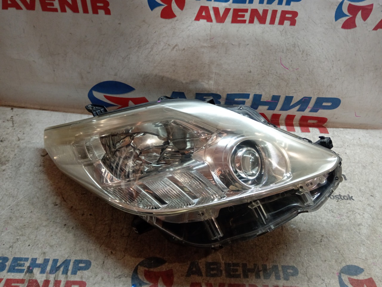 Фара TOYOTA ALPHARD ANH20 передняя правая (б/у)
