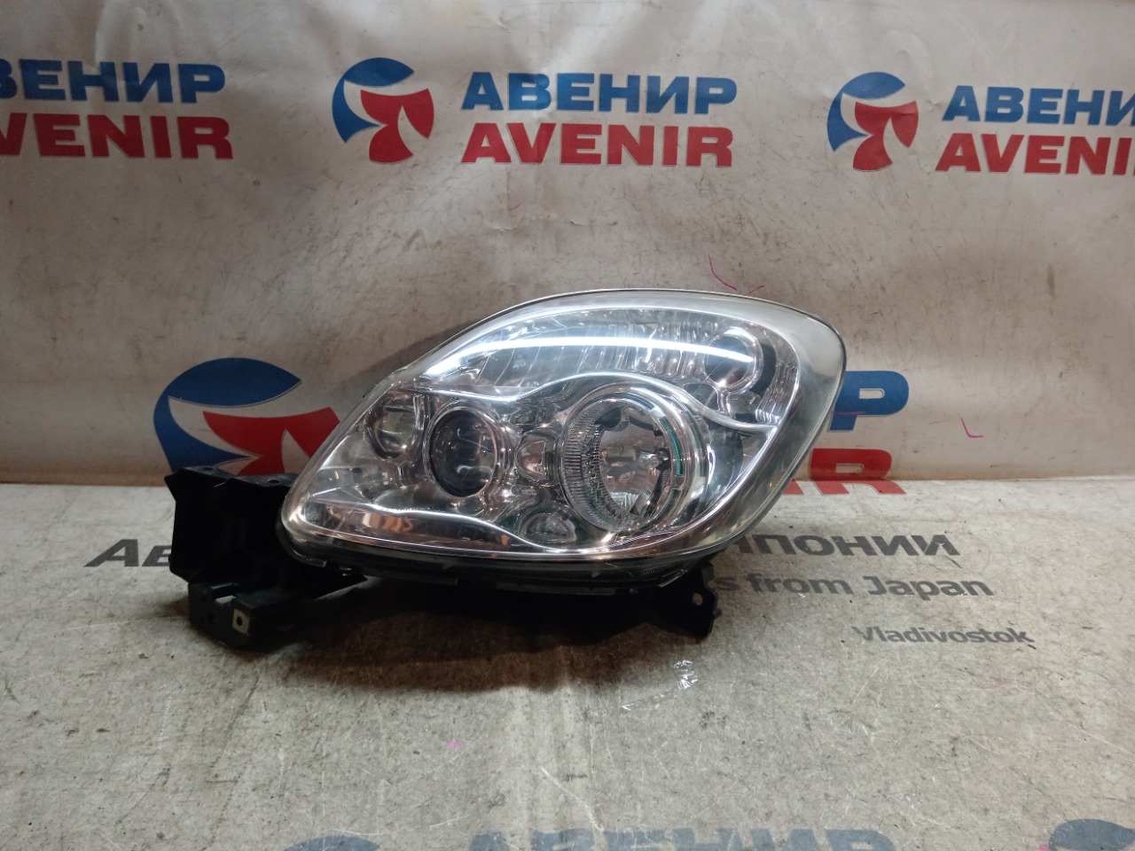 Фара MAZDA VERISA DC5W передняя левая (б/у)