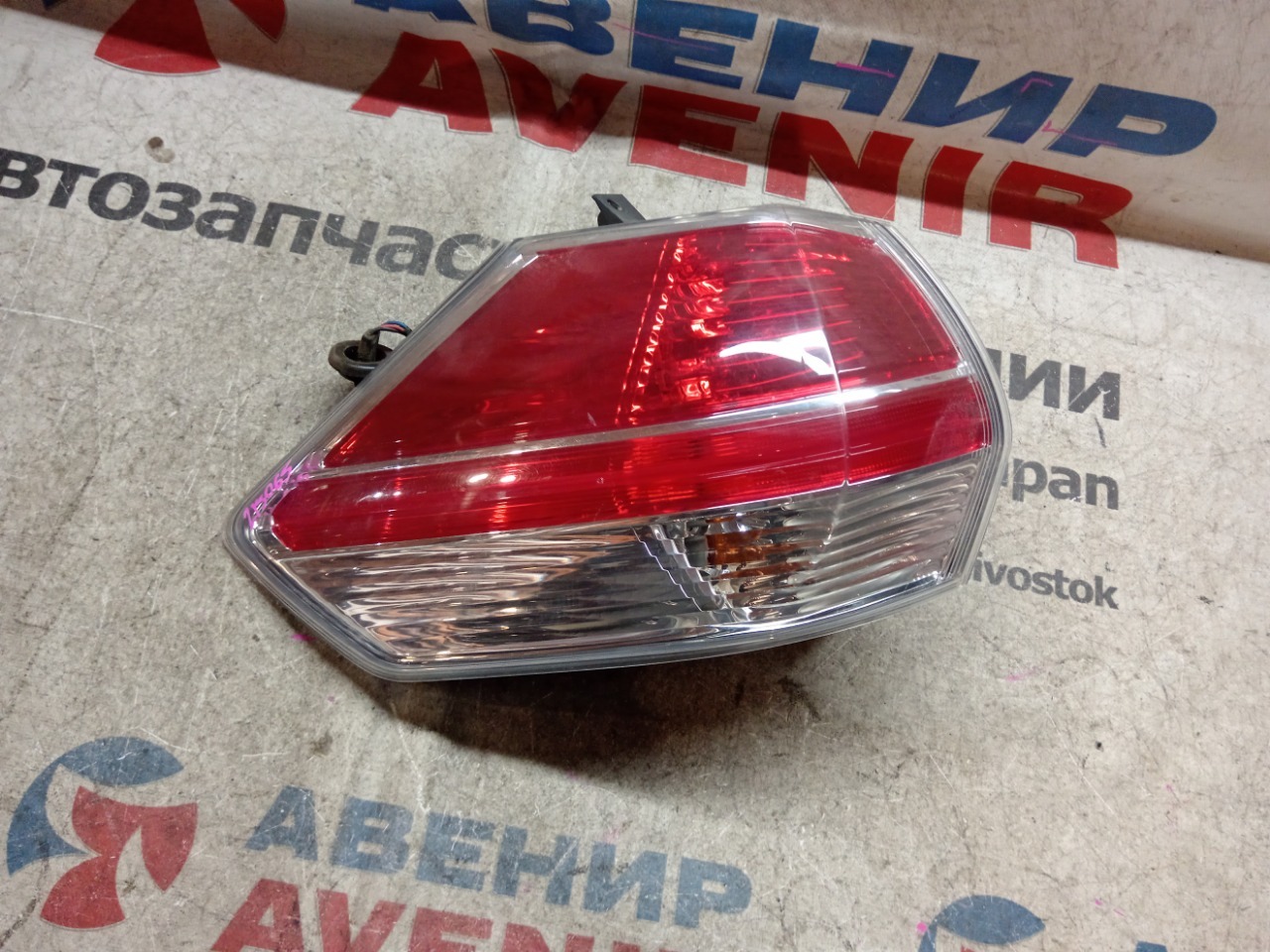 Стоп-сигнал NISSAN X-TRAIL HNT32 задний левый (б/у)