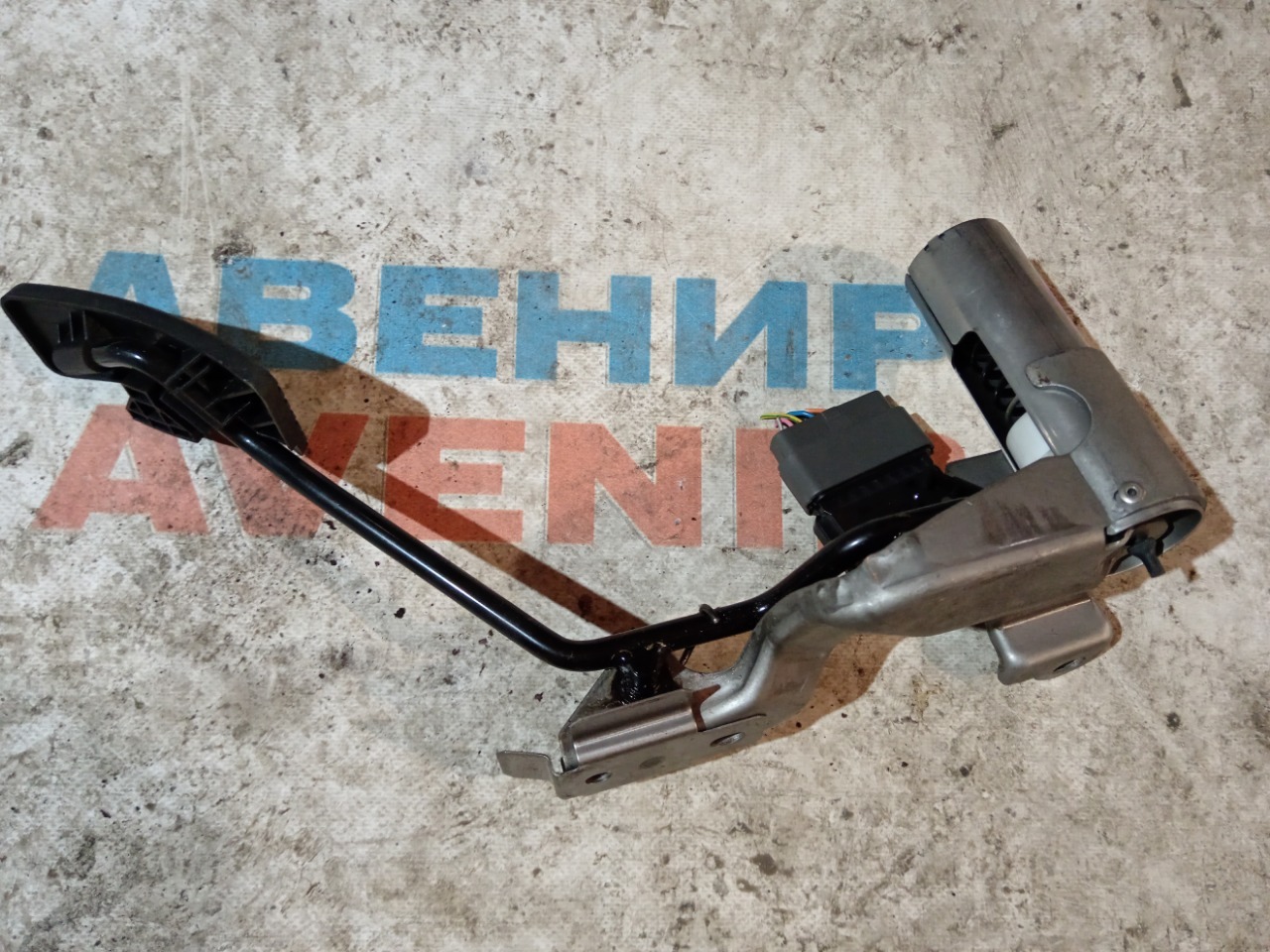 Педаль газа MITSUBISHI DION CR6W 4G93 (б/у)