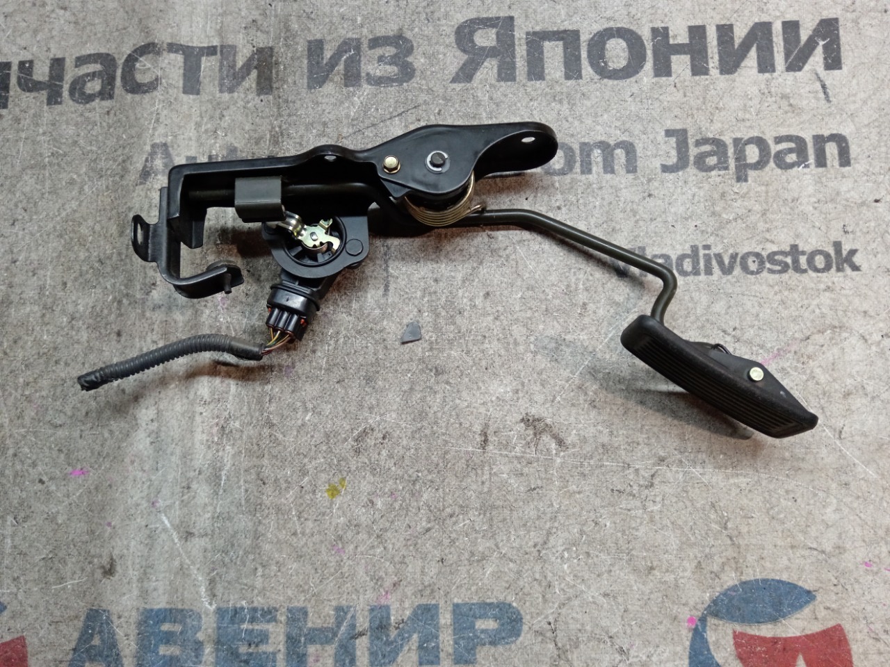 Педаль газа TOYOTA BREVIS JCG15 (б/у)