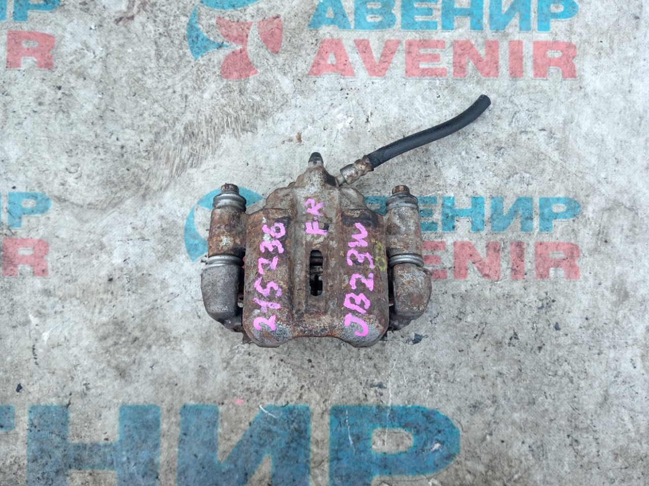 Суппорт SUZUKI JIMNY JB23W K6AT передний правый (б/у)