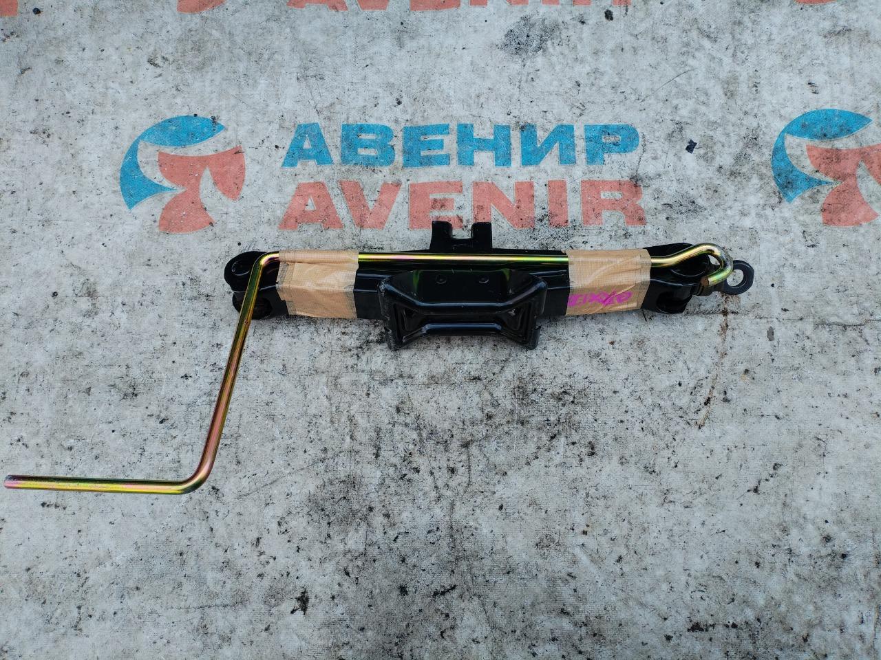 Домкрат TOYOTA (б/у)