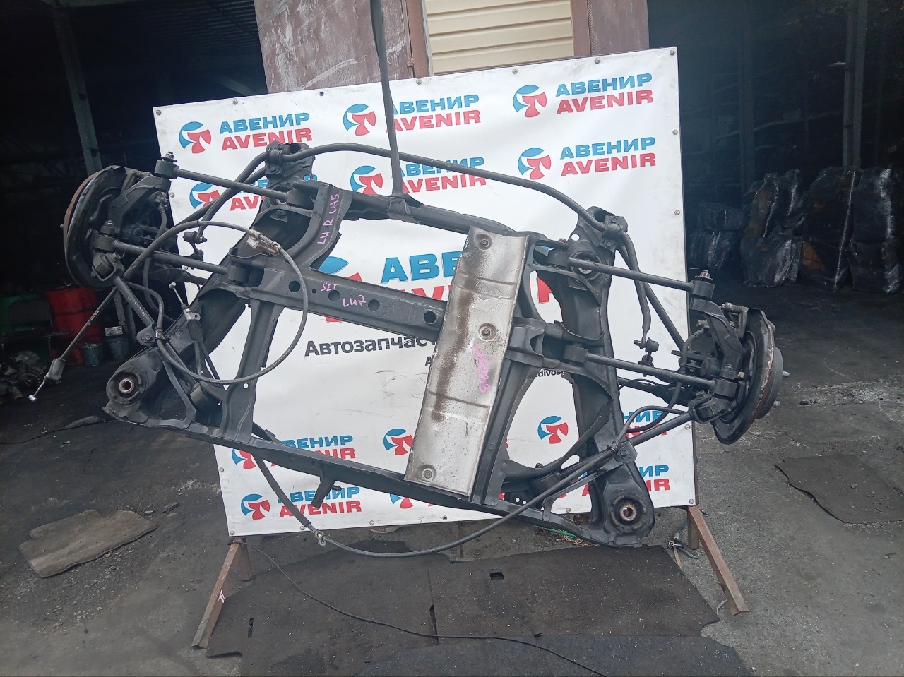 Балка подвески HONDA SABER UA5 J32A задняя (б/у)