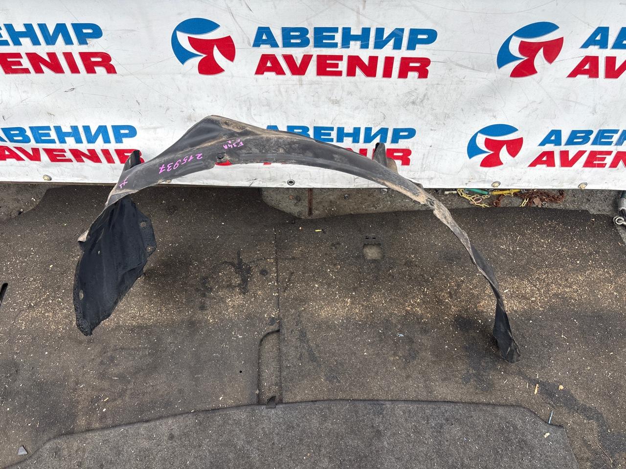 Подкрылок MITSUBISHI DIAMANTE F31A передний левый (б/у)