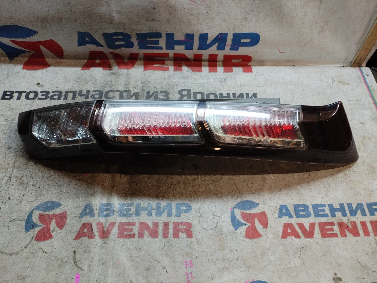 Стоп-сигнал HONDA STREAM RN6 задний правый (б/у)