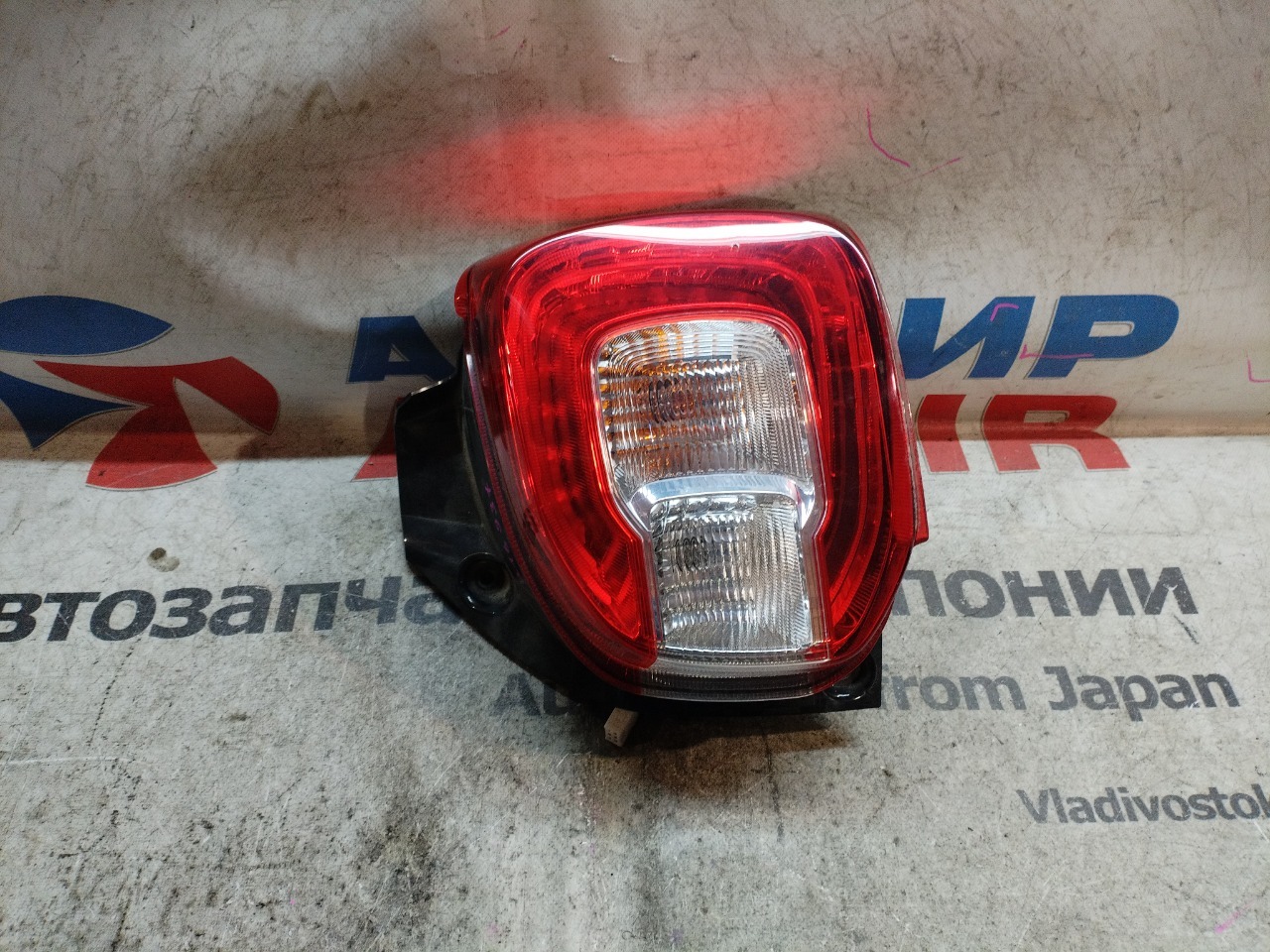 Стоп-сигнал DAIHATSU BOON M700A задний правый (б/у)