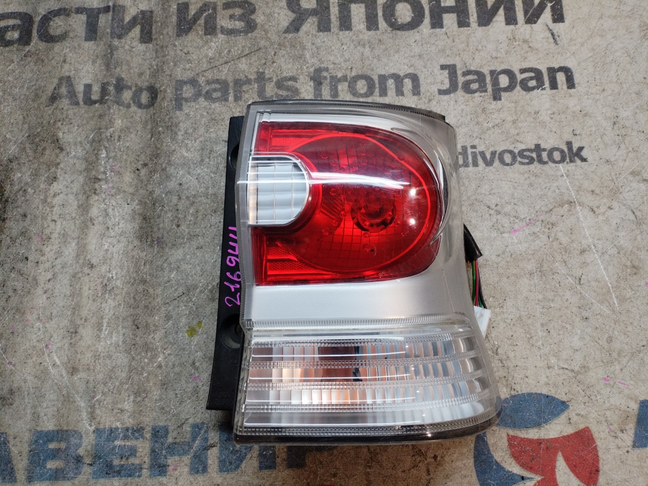 Стоп-сигнал DAIHATSU TANTO L375S задний правый (б/у)
