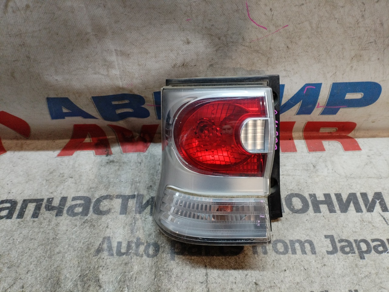 Стоп-сигнал DAIHATSU TANTO L375S задний левый (б/у)