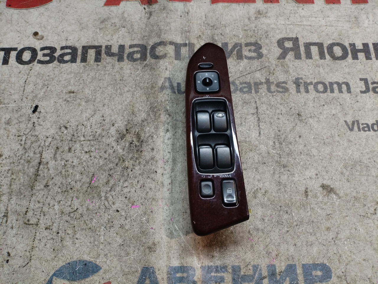 Блок управления стеклами MITSUBISHI DIAMANTE F31A передний правый (б/у)