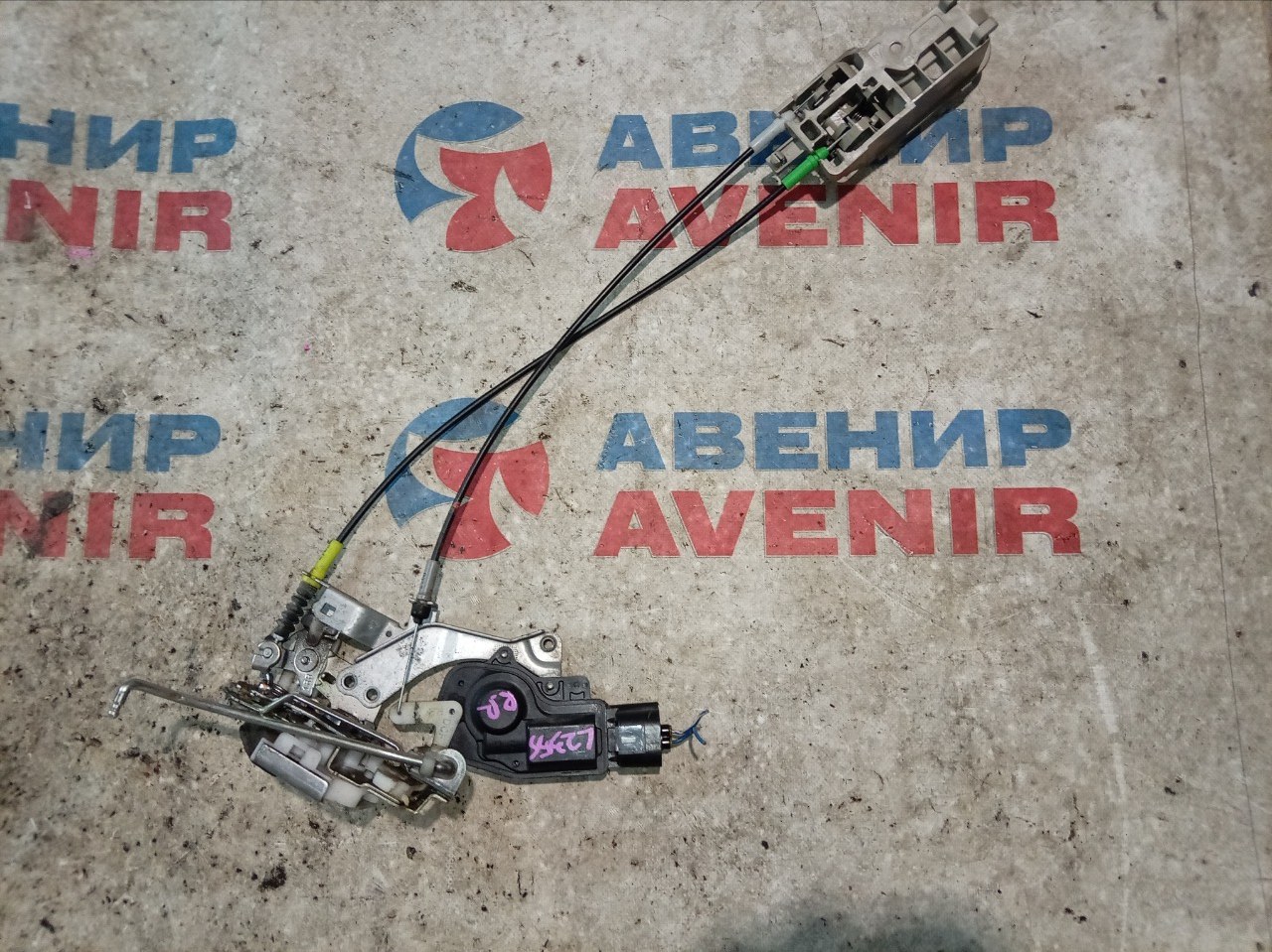 Замок двери DAIHATSU ESSE L235S задний правый (б/у)