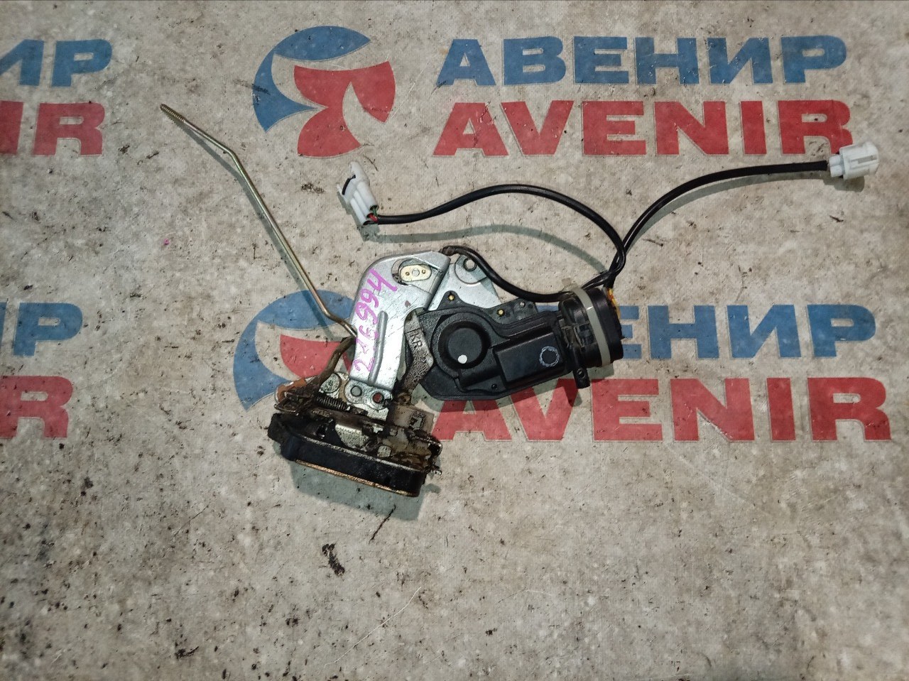 Замок двери DAIHATSU ATRAI S221G передний правый (б/у)