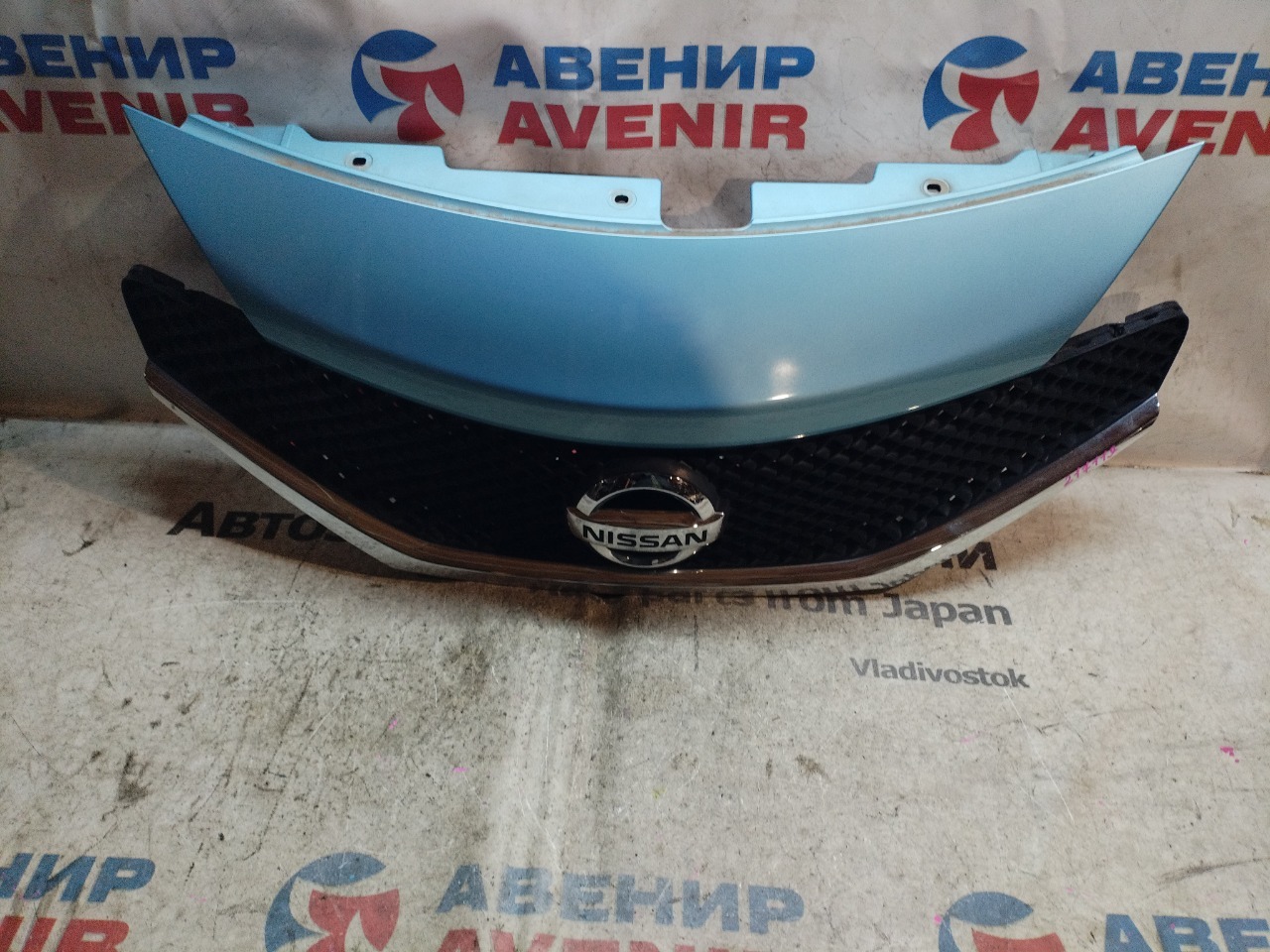 Решетка NISSAN NOTE E12 (б/у)