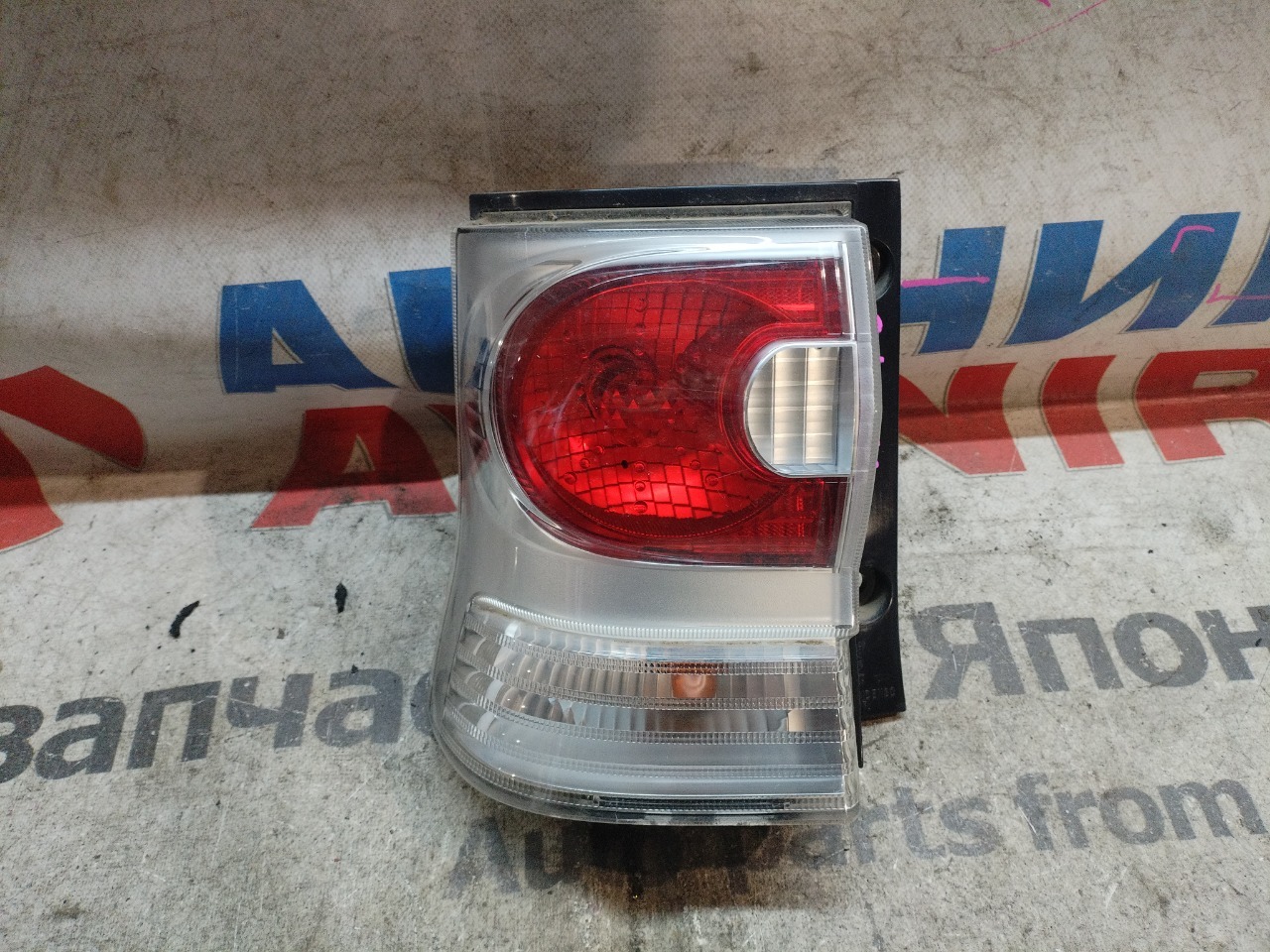 Стоп-сигнал DAIHATSU TANTO L375S задний левый (б/у)