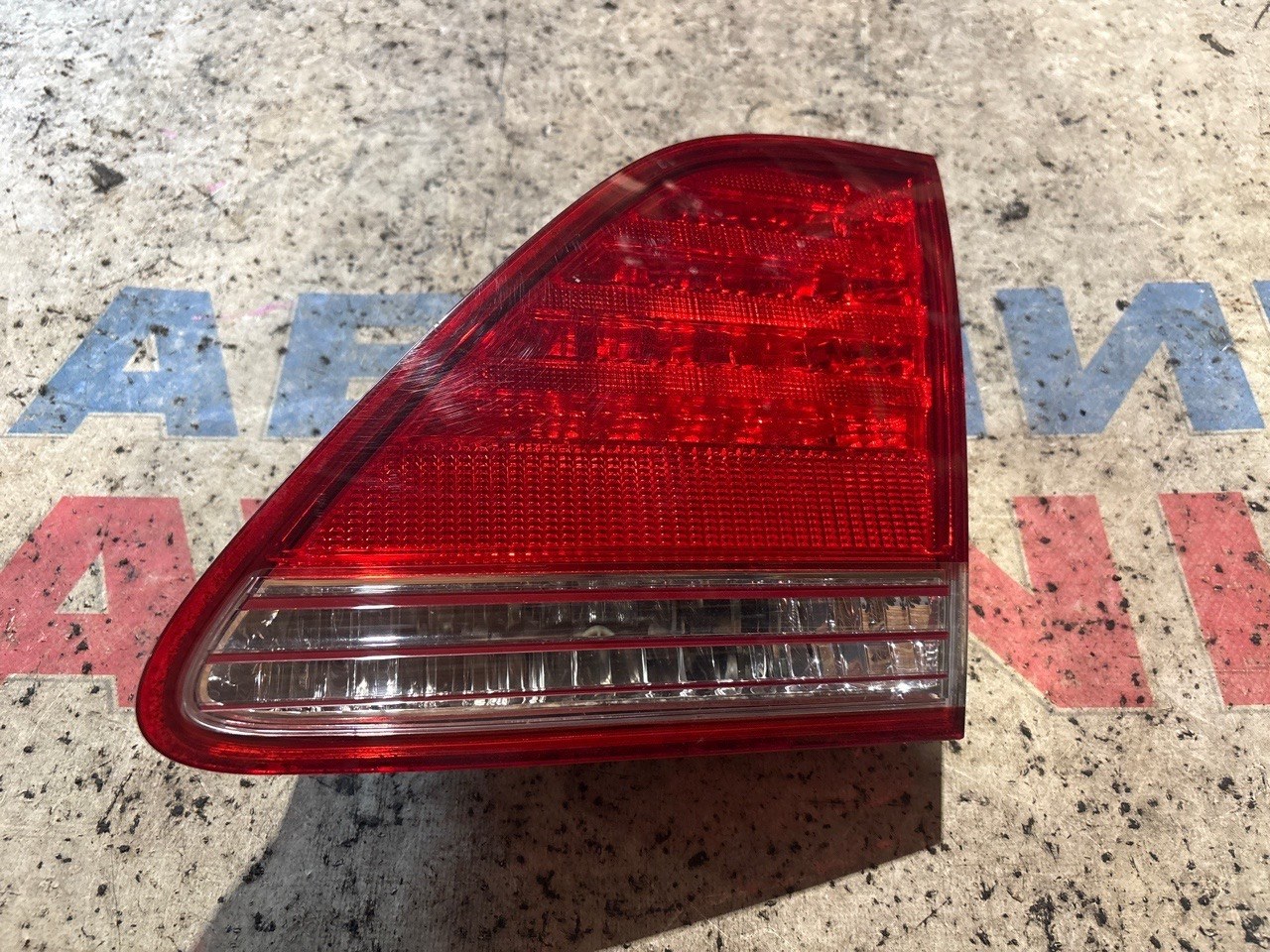 Стоп-вставка TOYOTA CROWN GRS180 задняя левая (б/у)