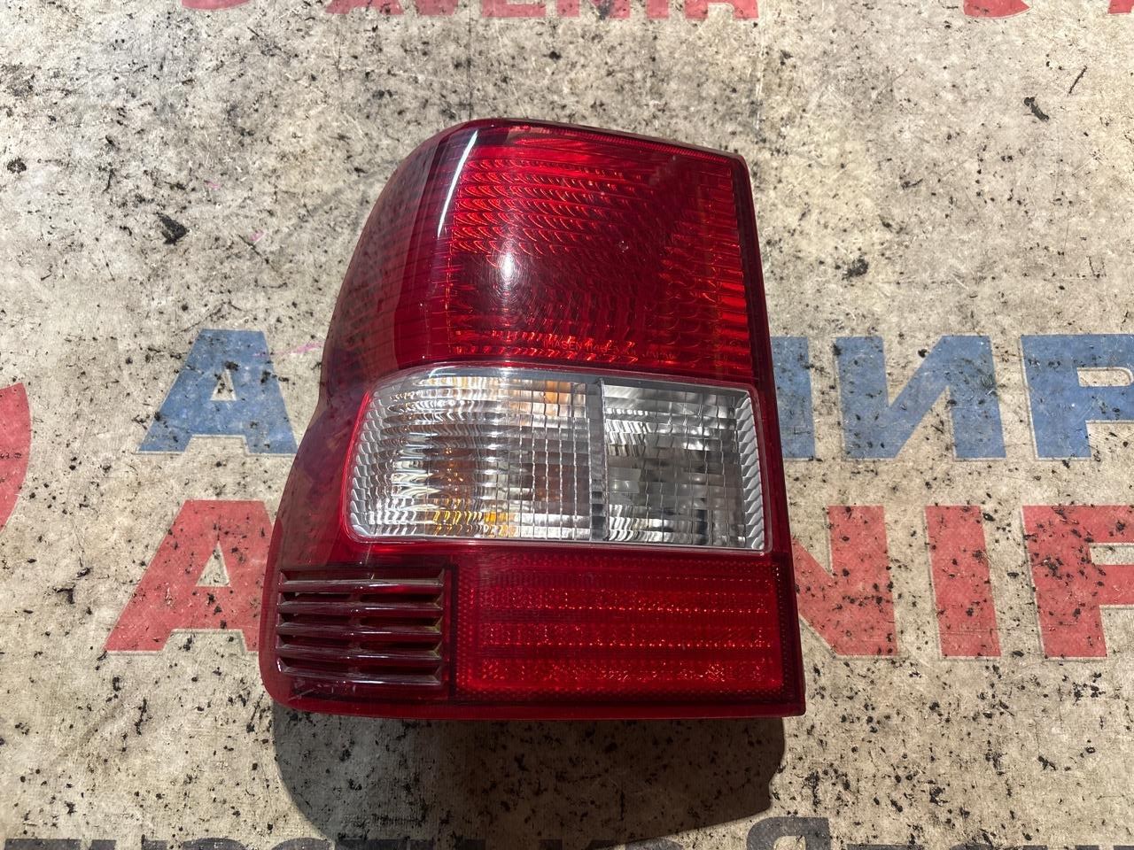 Стоп-сигнал MITSUBISHI PAJERO IO H66W задний левый (б/у)