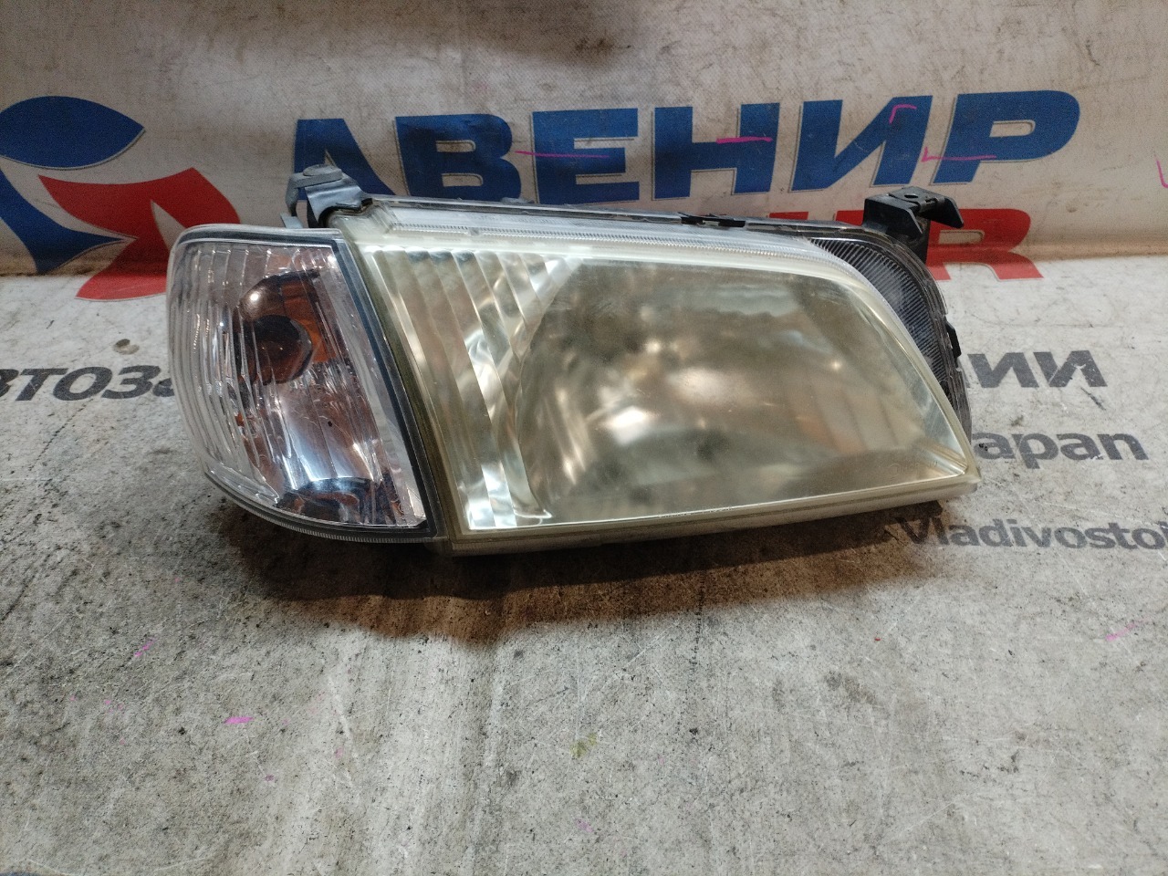 Фара MAZDA DEMIO DW3W передняя правая (б/у)