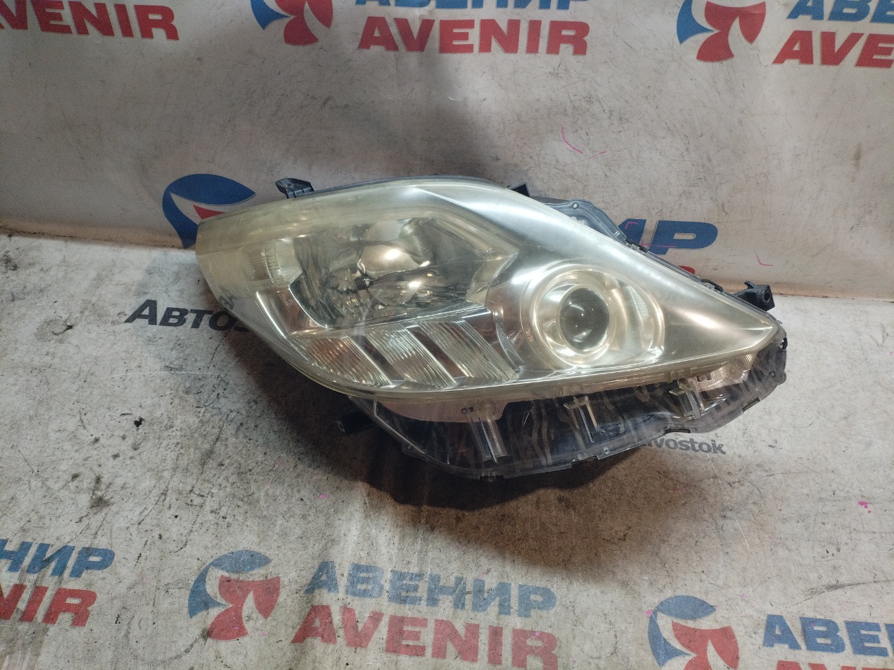 Фара TOYOTA ALPHARD ATH20W передняя правая (б/у)