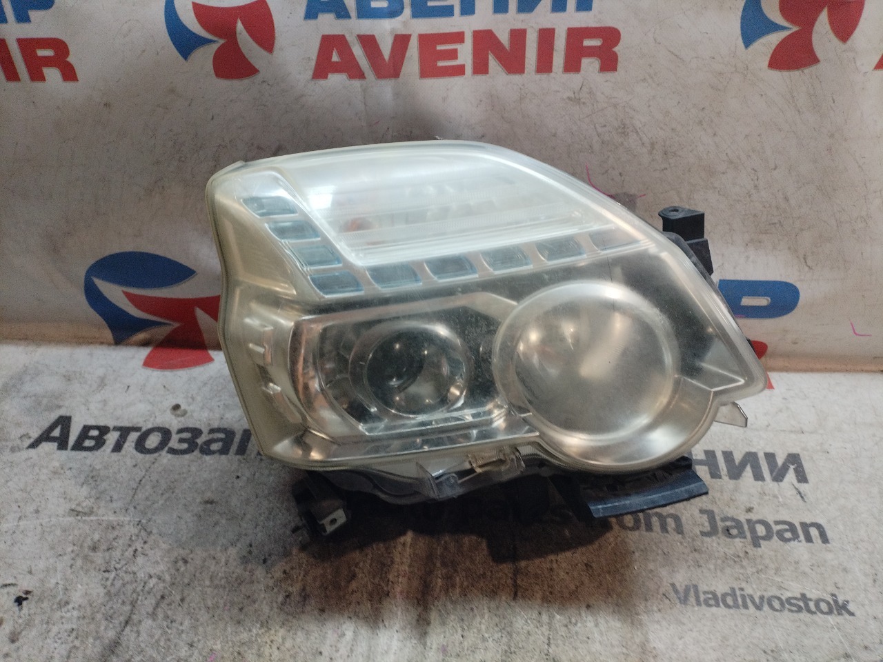 Фара NISSAN X-TRAIL DNT31 передняя правая (б/у)