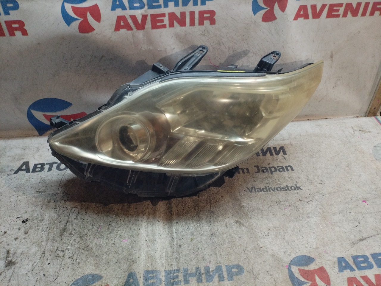 Фара TOYOTA ALPHARD ATH20W передняя левая (б/у)