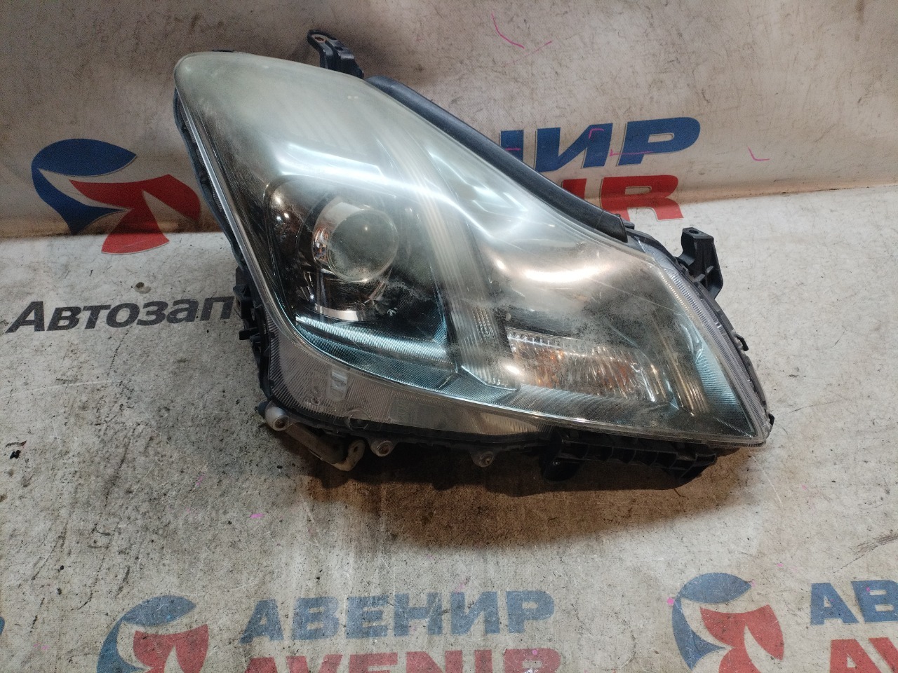 Фара TOYOTA CROWN GWS204 передняя правая (б/у)
