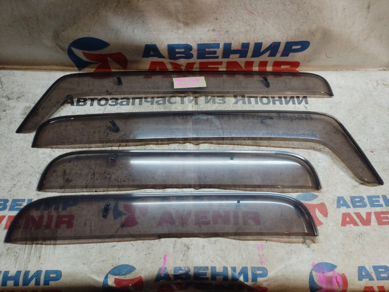 Ветровики комплект NISSAN ATLAS SZ4F24 (б/у)
