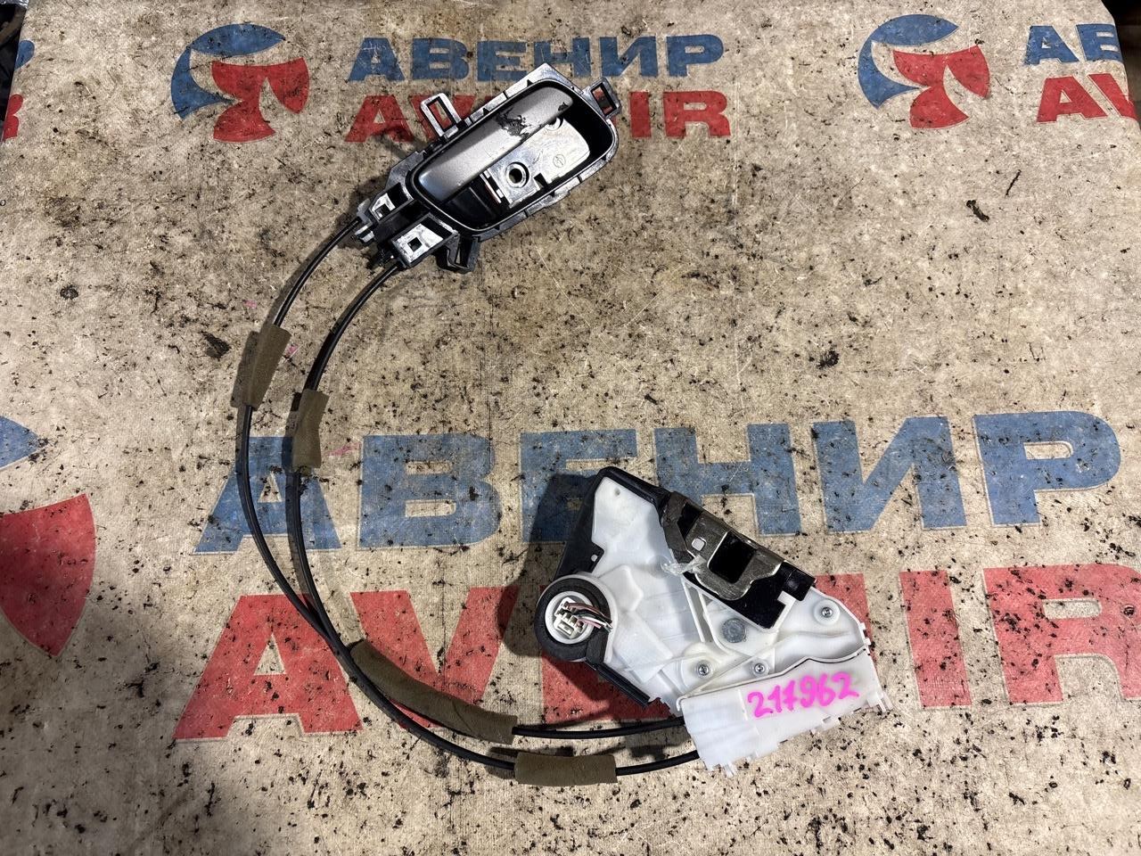 Замок двери HONDA STREAM RN1 передний правый (б/у)