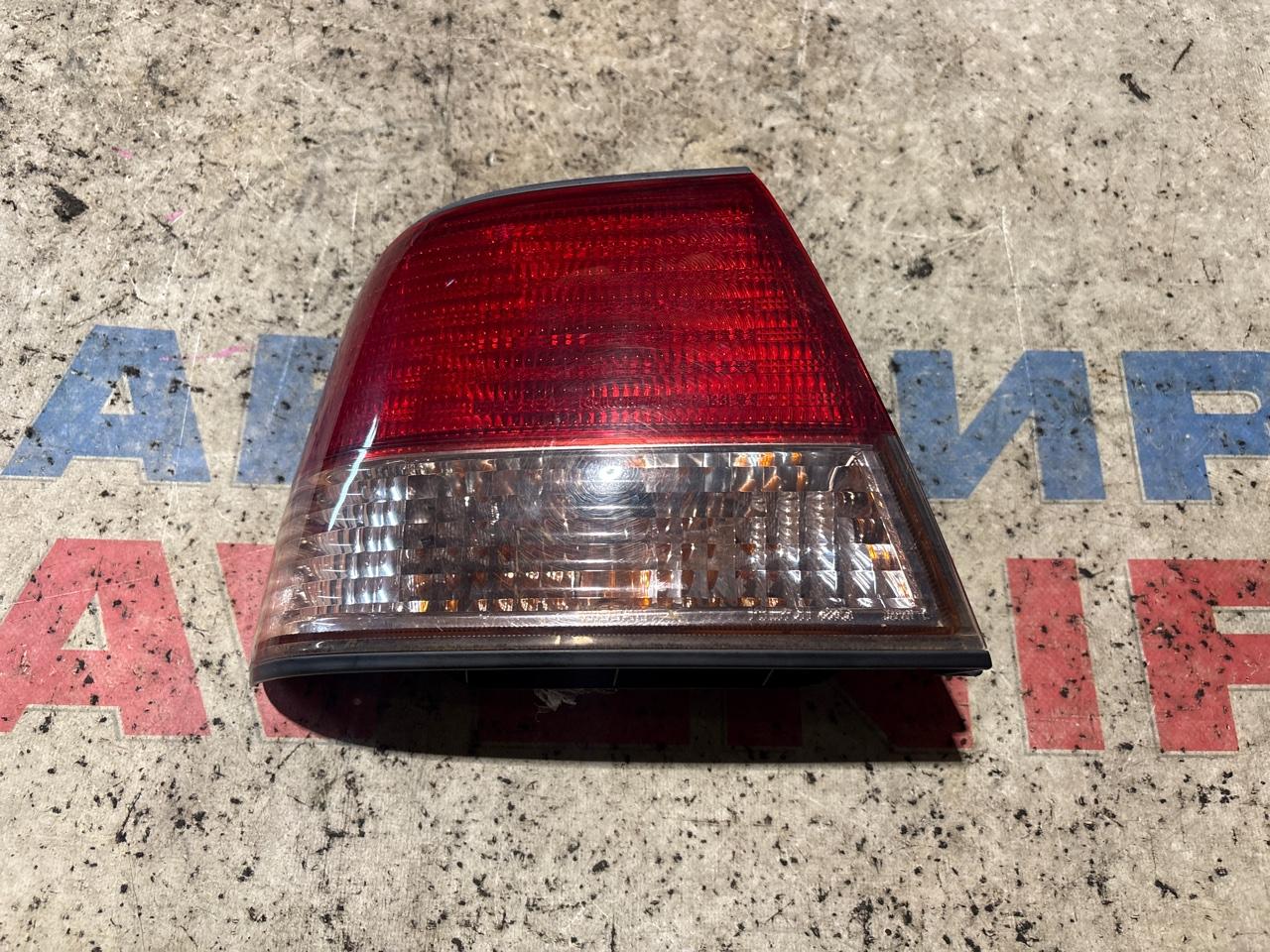Стоп-сигнал NISSAN SUNNY FNB15 задний левый (б/у)