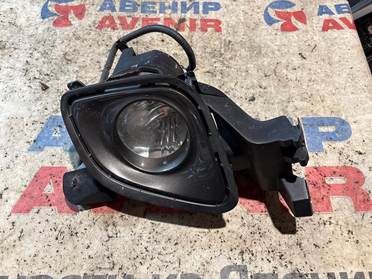Туманка TOYOTA ESTIMA AHR20W передняя левая (б/у)