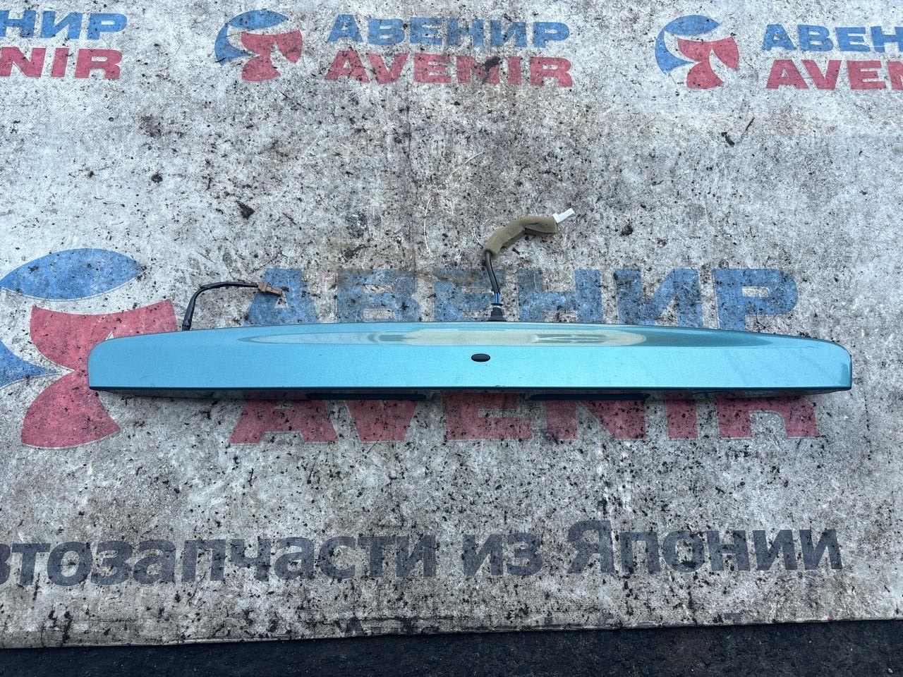 Накладка 5-й двери NISSAN WINGROAD VJY12 задняя (б/у)