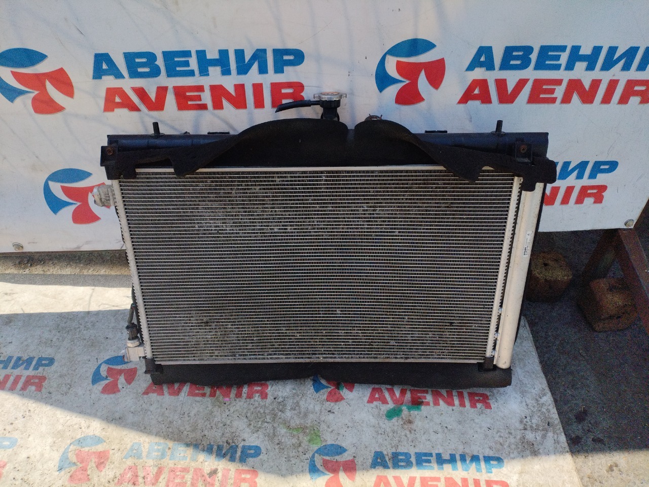 Радиатор NISSAN SERENA GNC27 MR20DD (б/у)