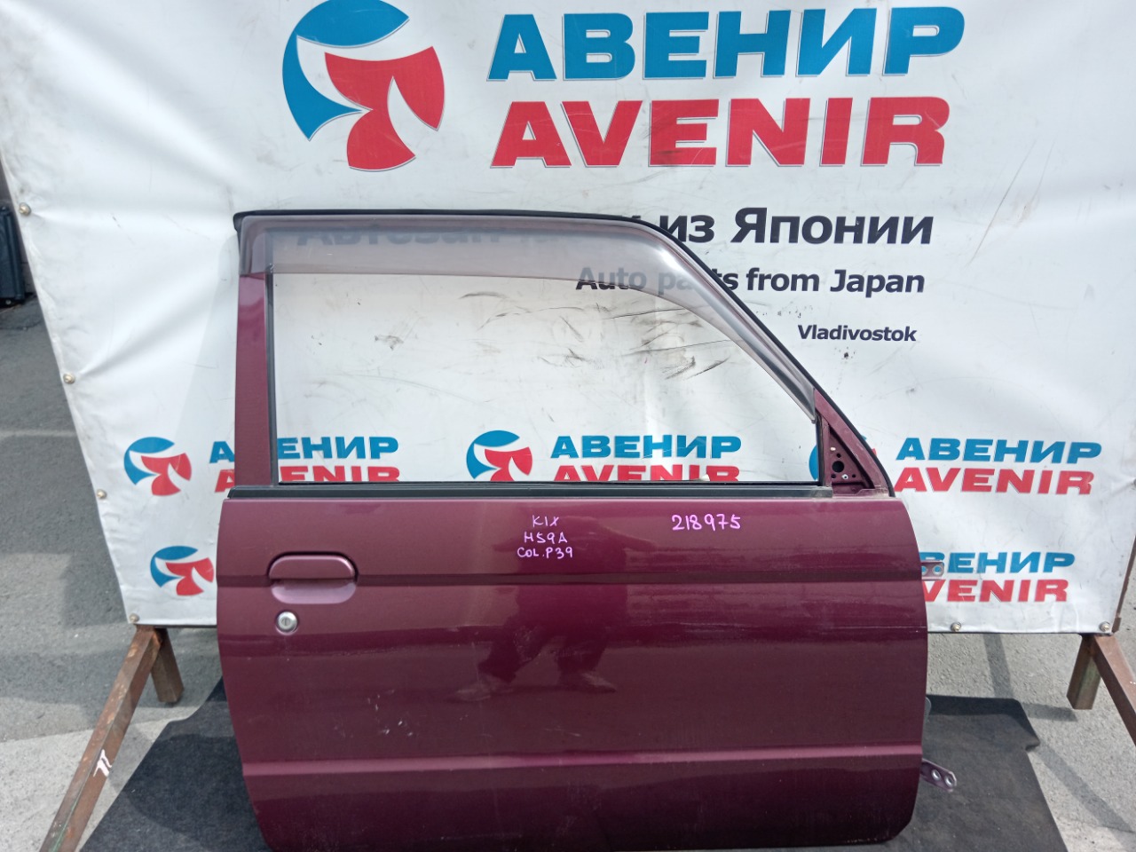 Дверь NISSAN KIX H59A правая (б/у)