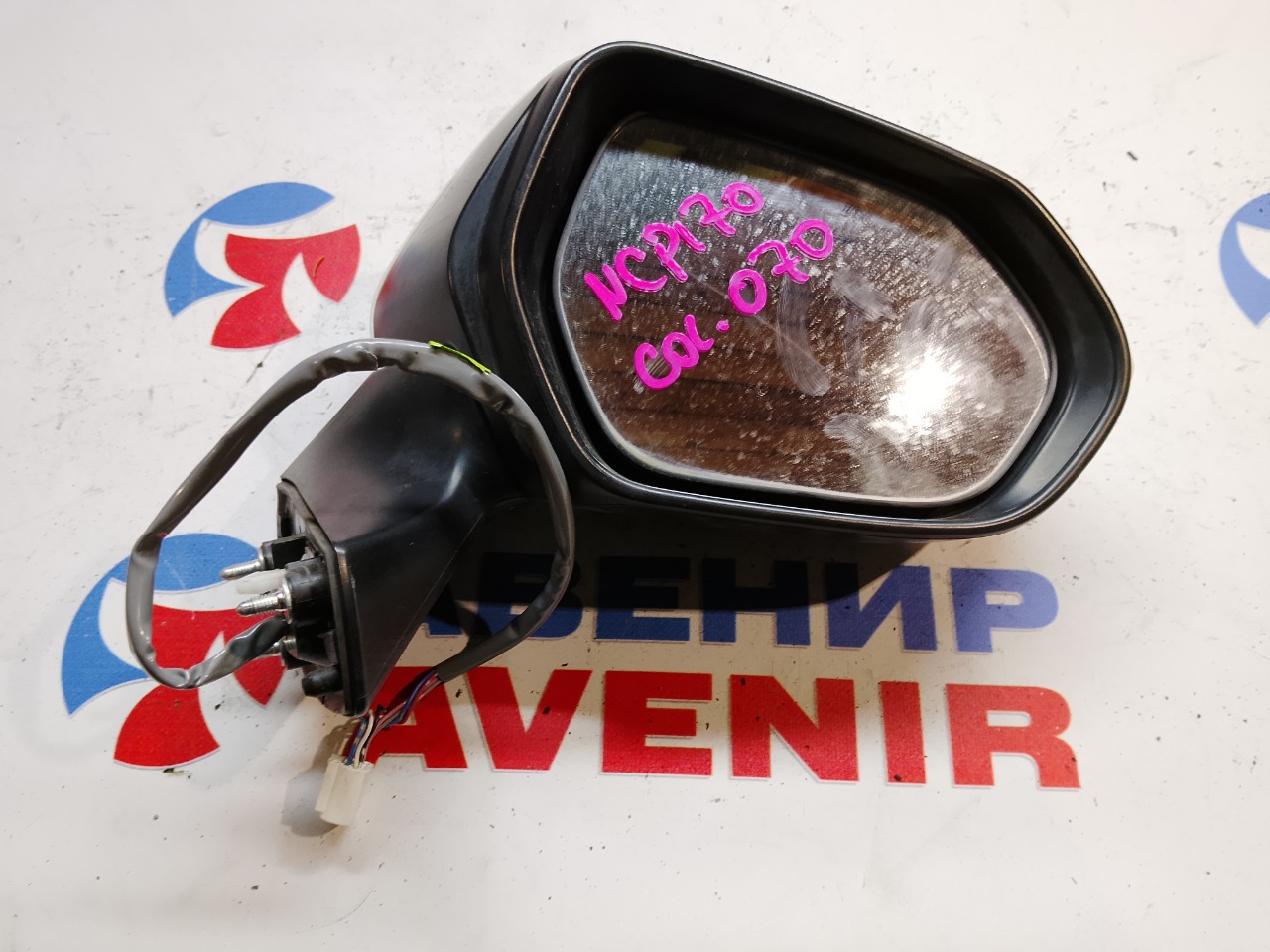 Зеркало TOYOTA SIENTA NHP170G переднее правое (б/у)