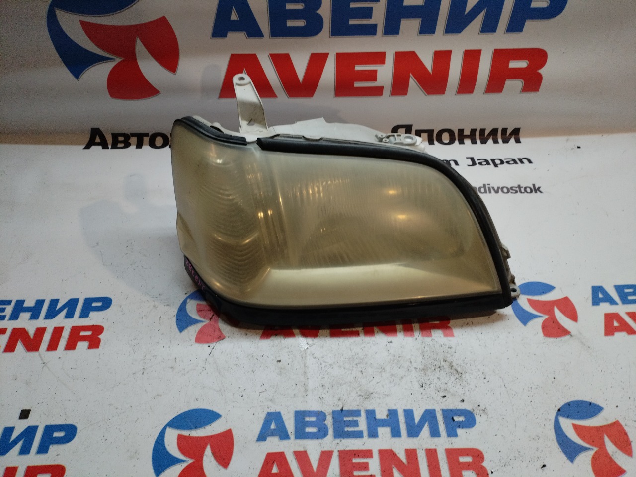 Фара TOYOTA CROWN GS171 передняя правая (б/у)