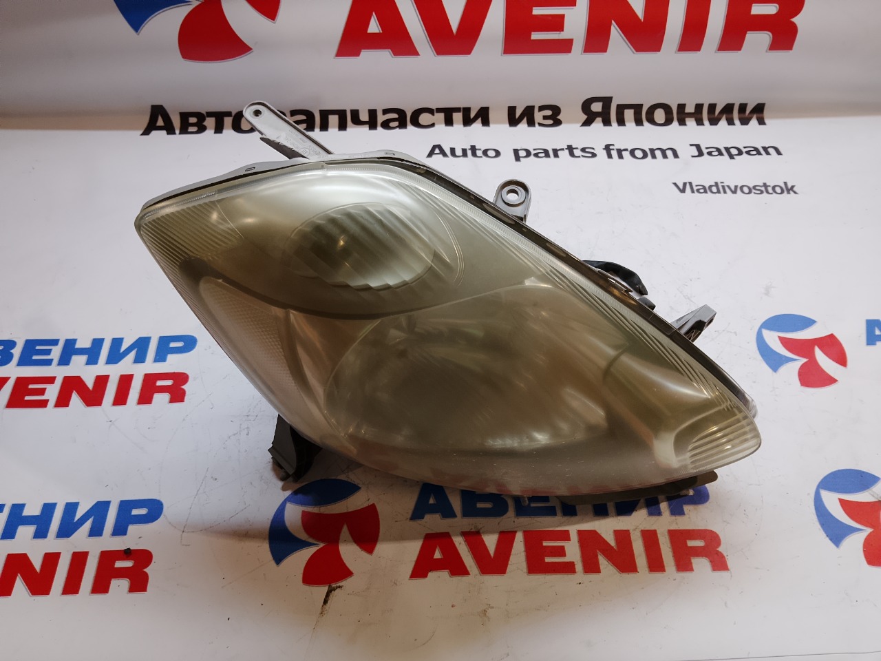Фара TOYOTA PASSO KGC15 передняя правая (б/у)