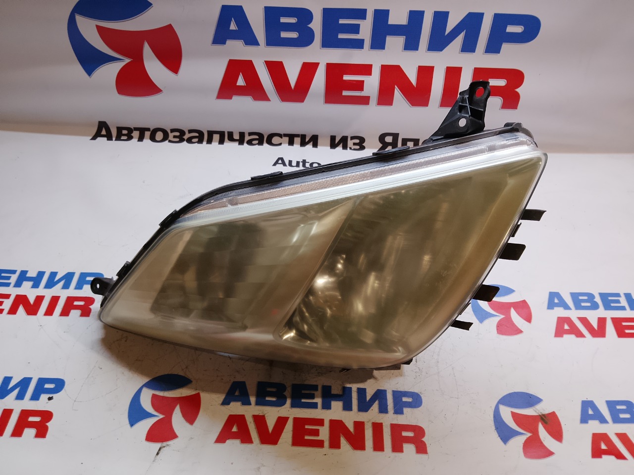Фара TOYOTA PRIUS NHW20 передняя правая (б/у)