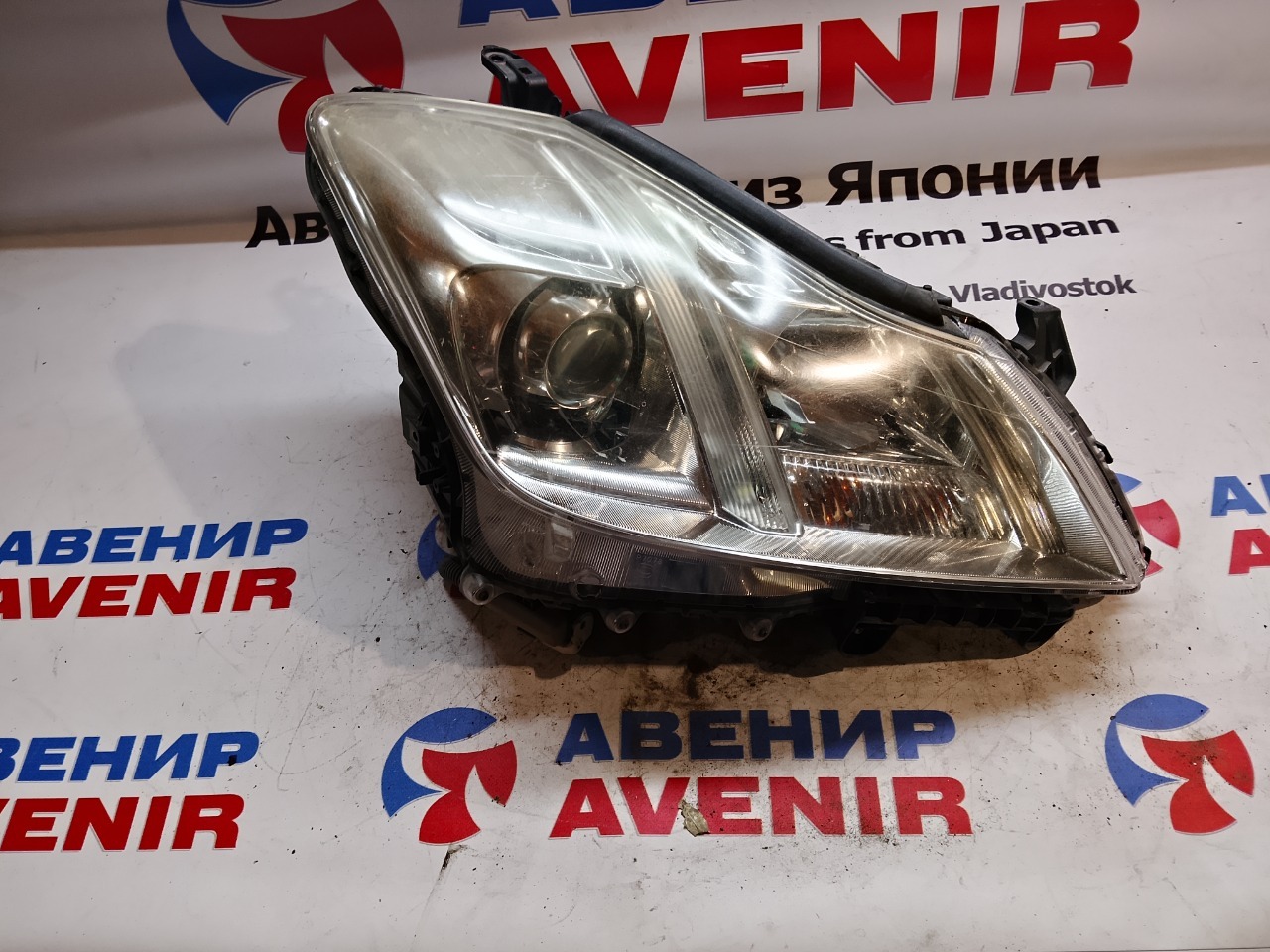 Фара TOYOTA CROWN GRS203 передняя правая (б/у)