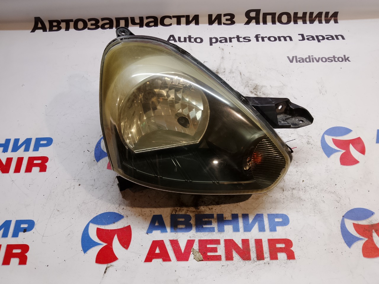 Фара DAIHATSU MIRA E:S LA300S передняя правая (б/у)