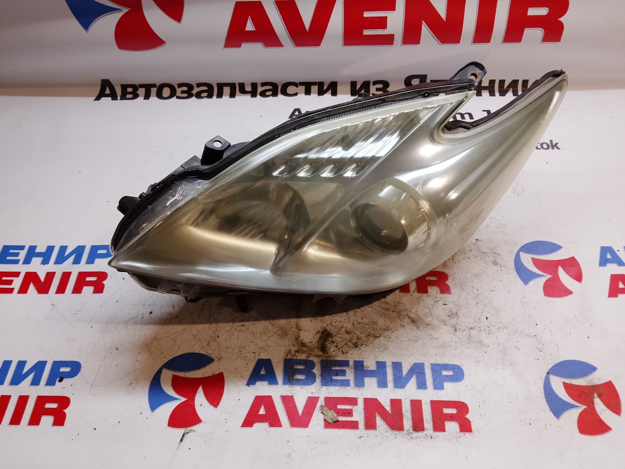 Фара TOYOTA PRIUS ZVW30 передняя левая (б/у)