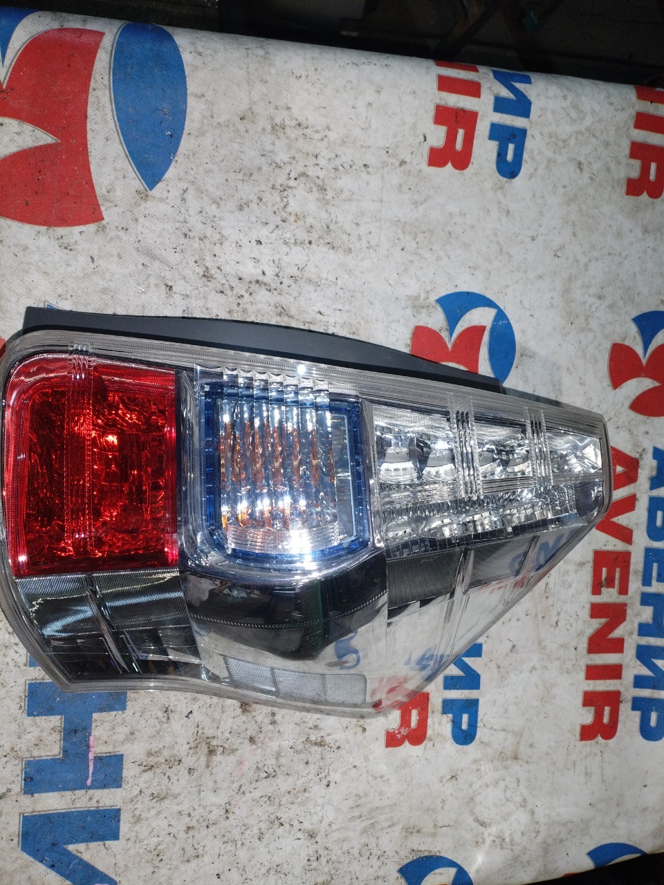 Стоп-сигнал TOYOTA PRIUS A ZVW41 задний правый (б/у)