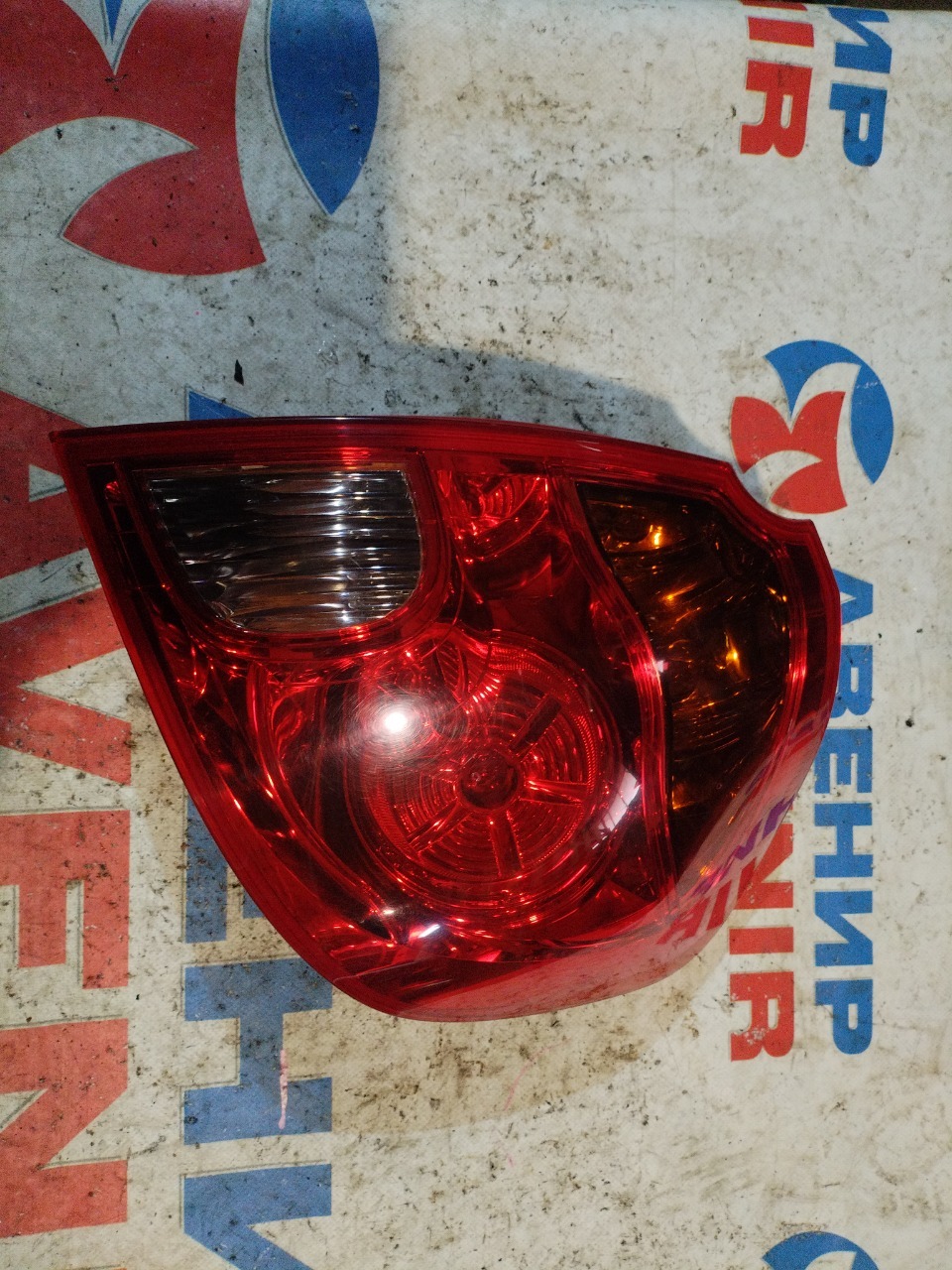 Стоп-сигнал MAZDA VERISA DC5R задний правый (б/у)
