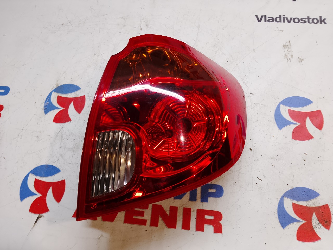 Стоп-сигнал MAZDA VERISA DC5R задний правый (б/у)