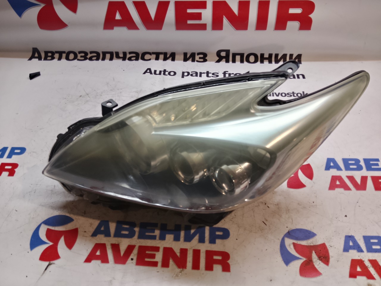 Фара TOYOTA PRIUS ZVW30 передняя левая (б/у)