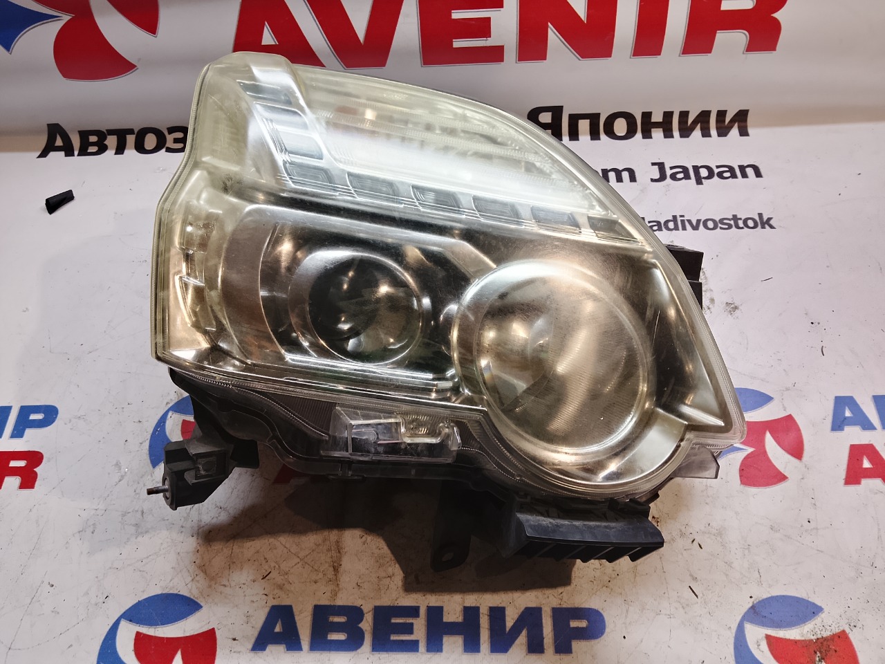 Фара NISSAN X-TRAIL NT31 передняя правая (б/у)