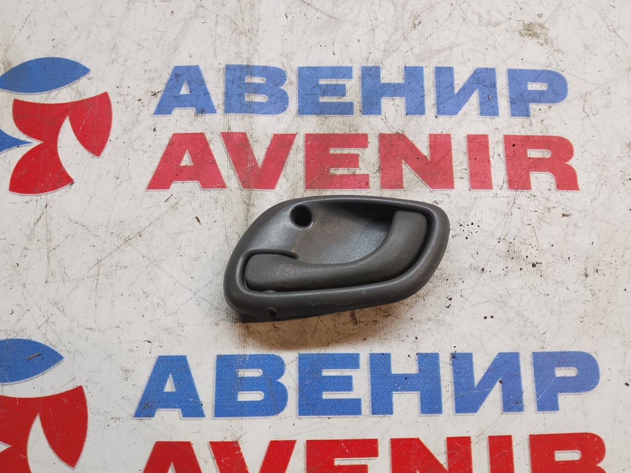 Ручка двери внутренняя SUZUKI JIMNY JB23W левая (б/у)