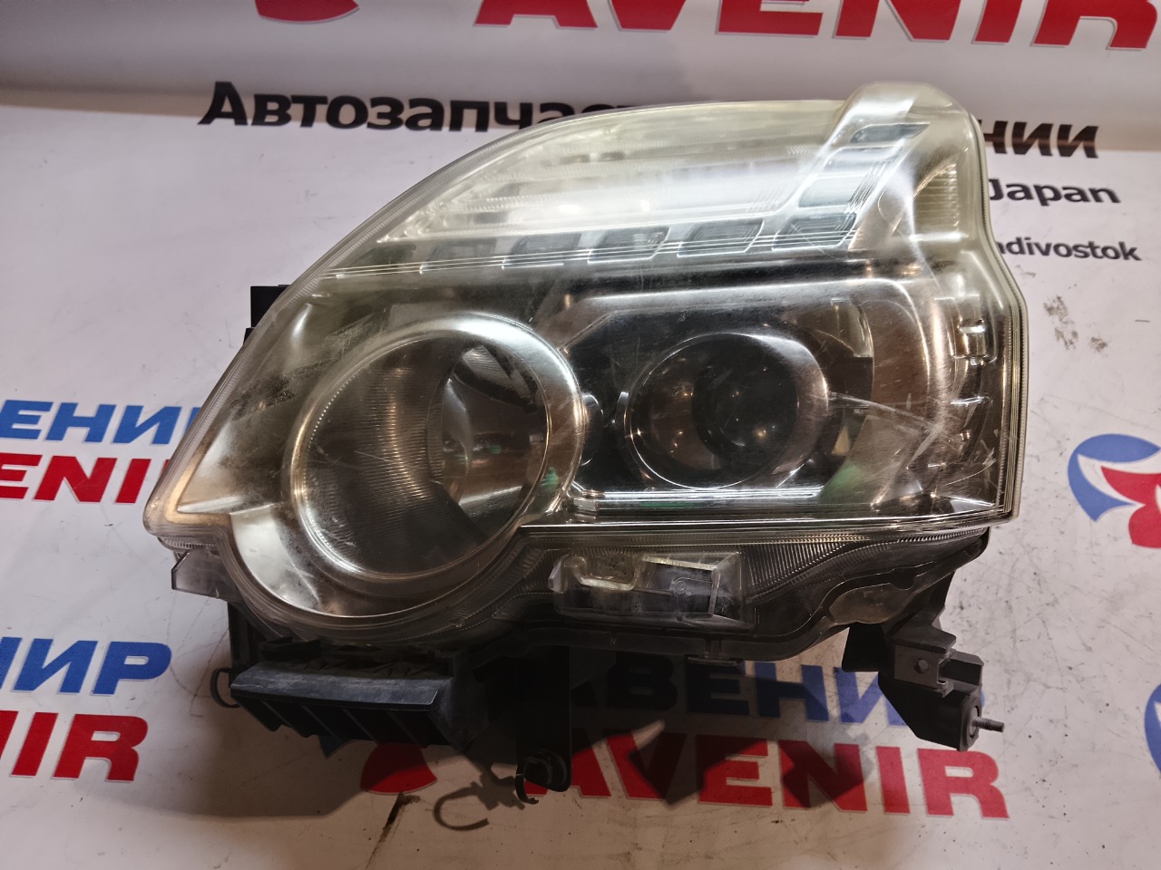 Фара NISSAN X-TRAIL NT31 передняя левая (б/у)