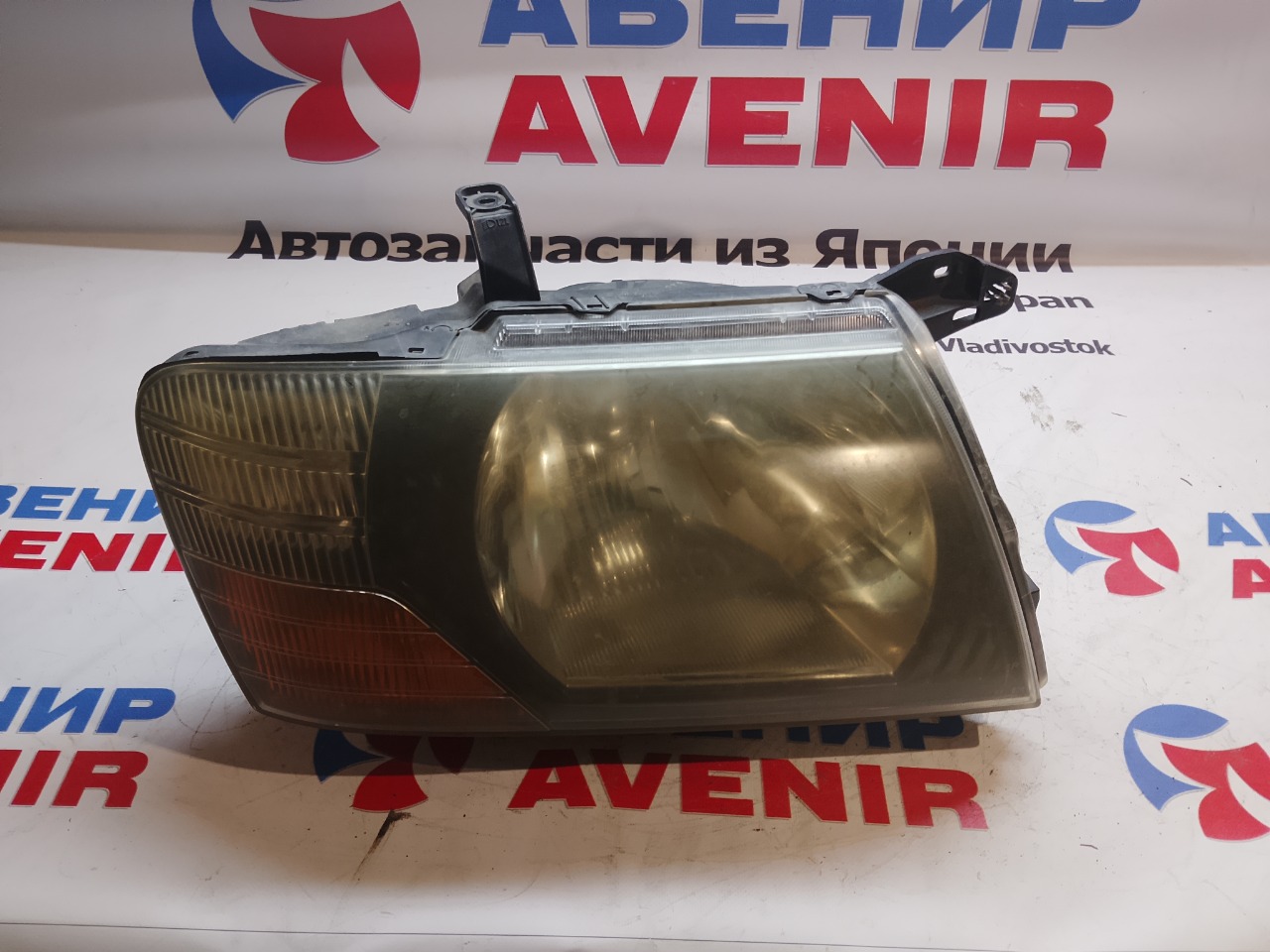 Фара MITSUBISHI PAJERO V78W передняя правая (б/у)