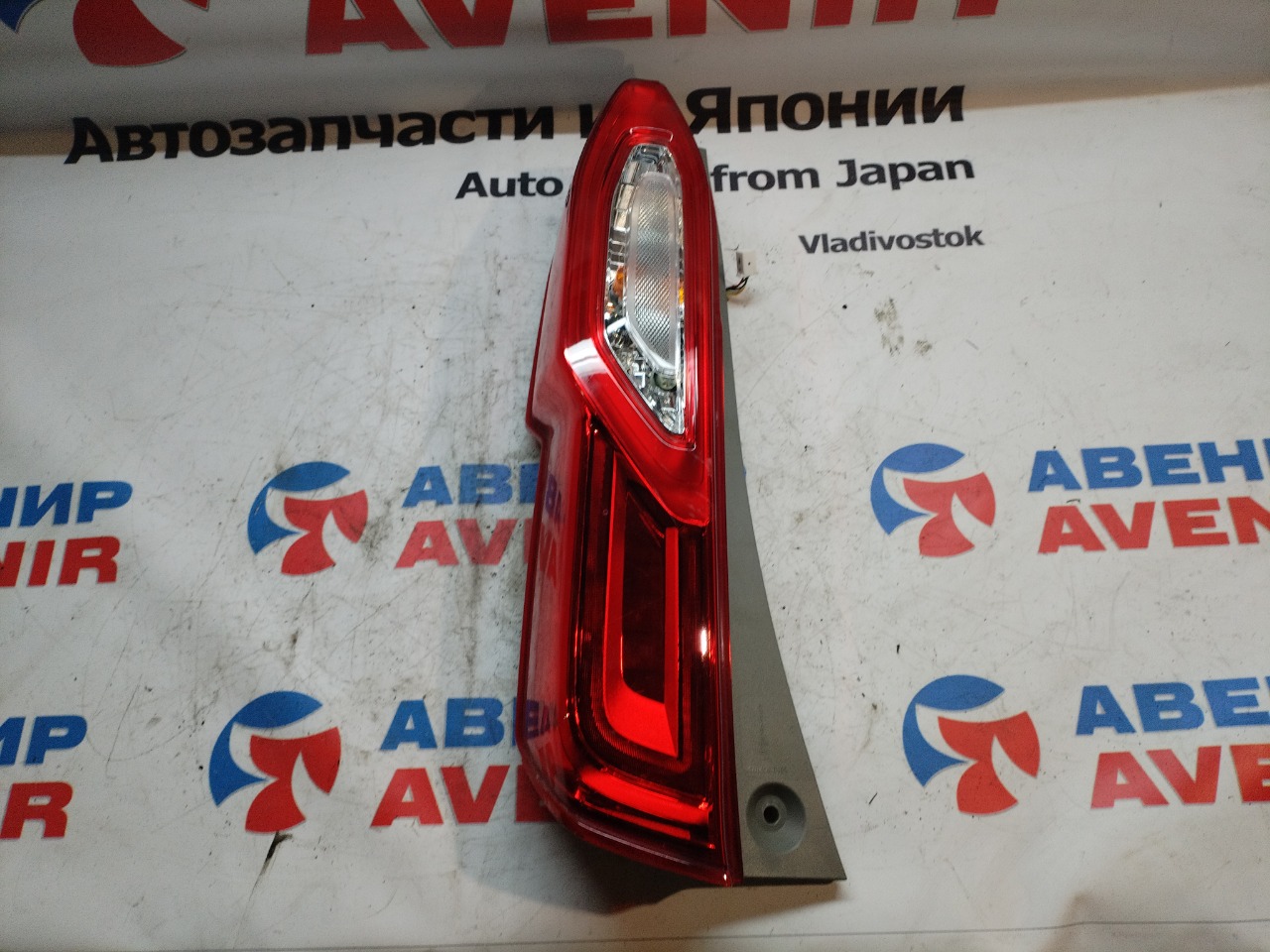 Стоп-сигнал HONDA N-BOX JF4 задний левый (б/у)
