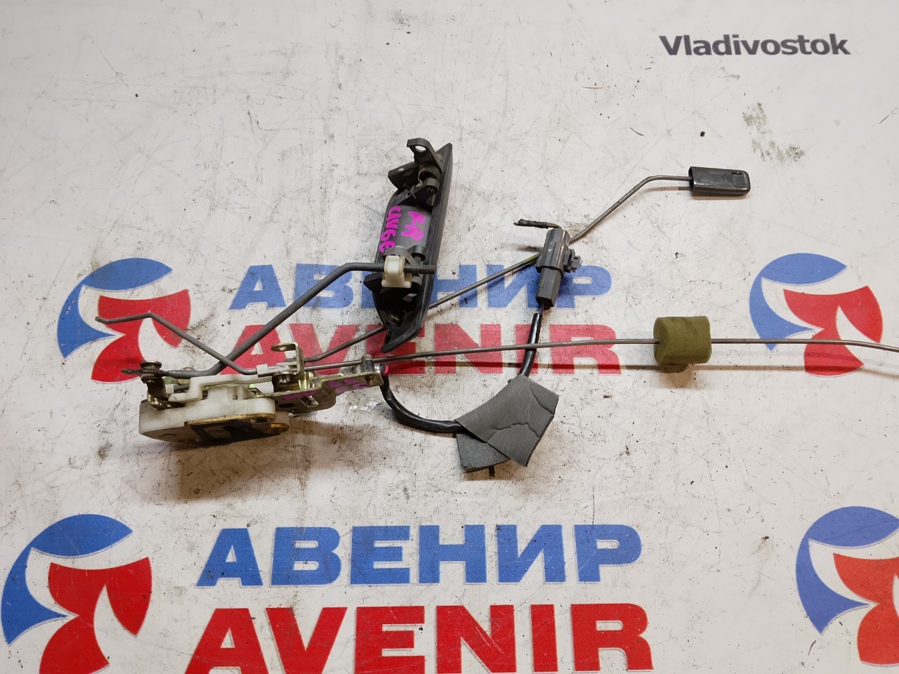 Замок двери MAZDA PROCEED MARVIE UV66R G6 передний правый (б/у)